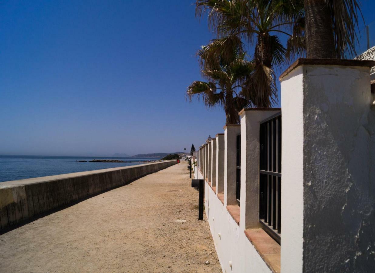 Beach-Front Bahia Dorada エステポナ エクステリア 写真